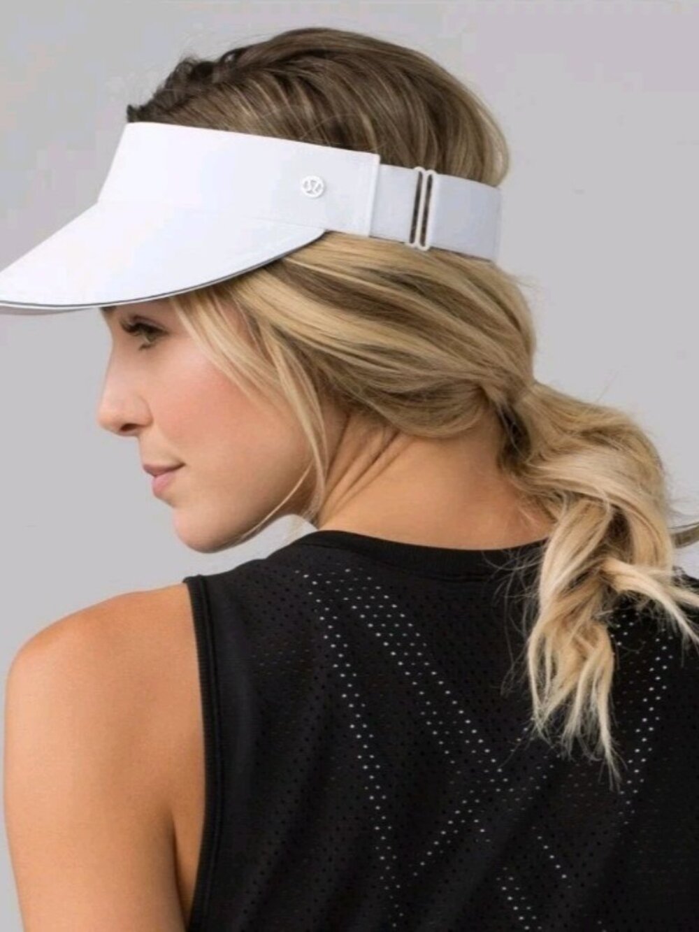 Lululemon Visor White Fast Paced Run Solid Logo Adjustable OS Unisex Silver Band